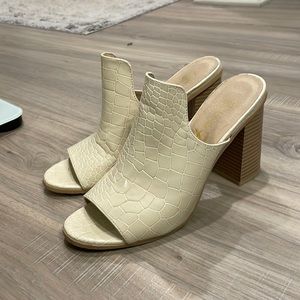 Womens White Snakeskin Mule Heels